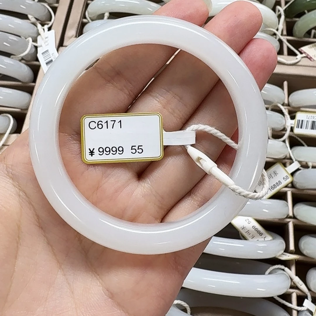 初***Y和田玉手镯未镶嵌