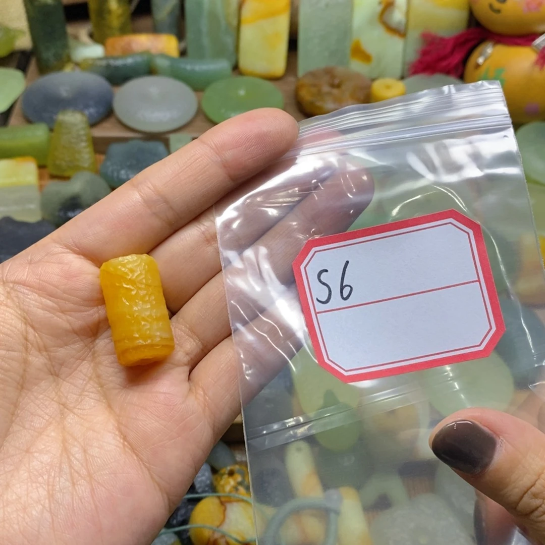未镶嵌蛇纹石玉颈饰用****2