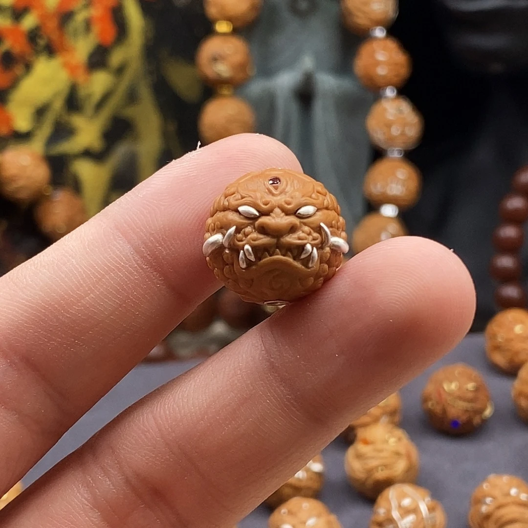 猴头核桃吊坠999足银 双面五福唐狮