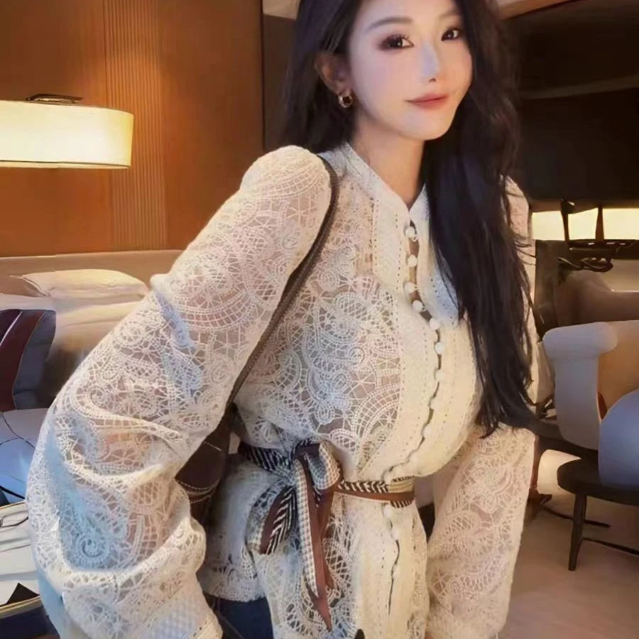 重式镂空打底蕾丝衬衫女春秋新款高级感休闲宽松显瘦百搭长袖上衣