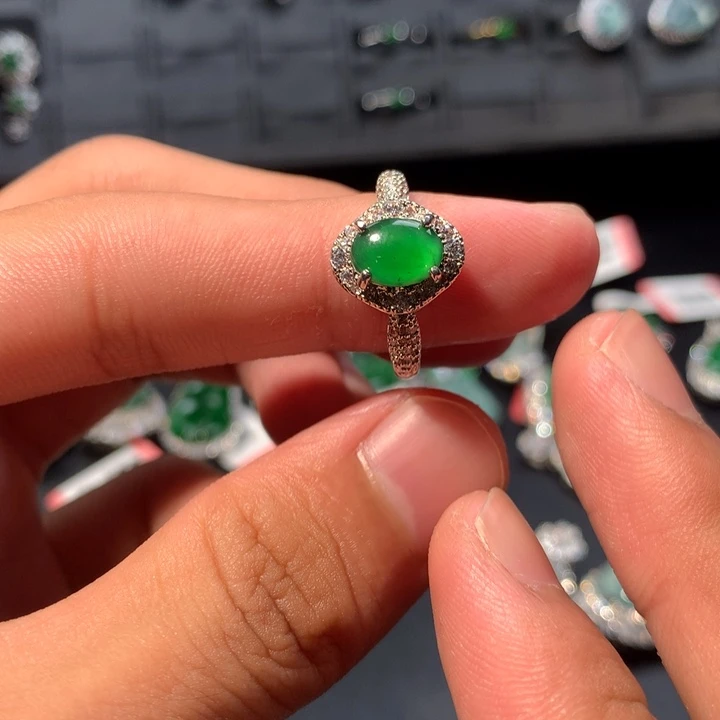 翡翠未镶嵌戒指戒指