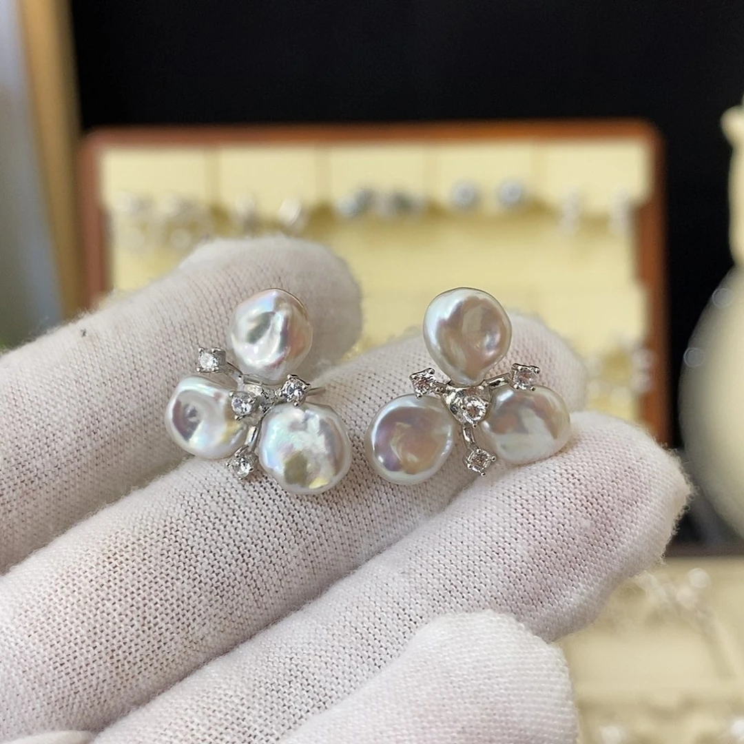 淡水珍珠银S925镶嵌耳饰