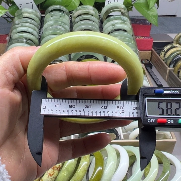 蛇纹石玉未镶嵌手镯22
