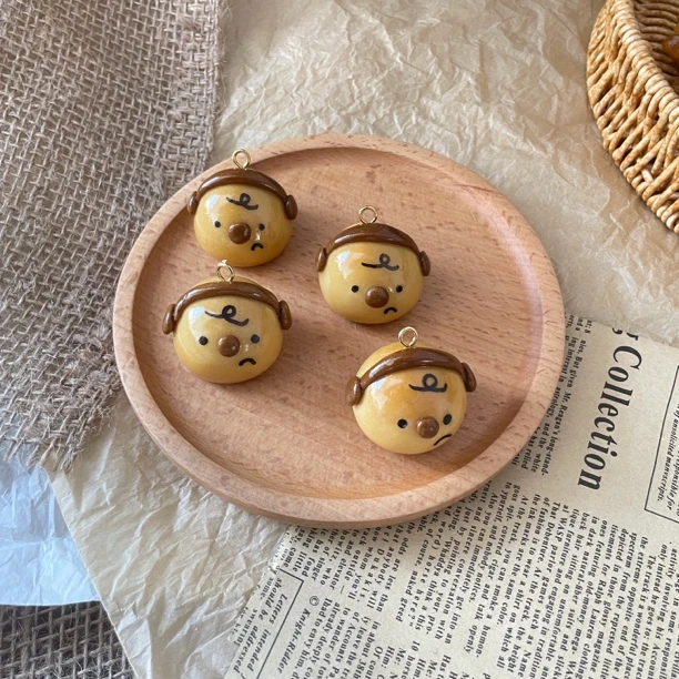 直播间上麦瑕疵复杂款碱水面包挂件