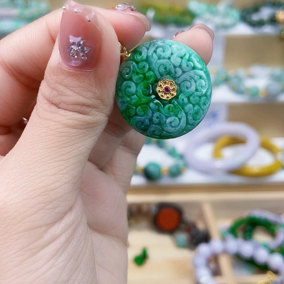 翡翠未镶嵌手链吊坠