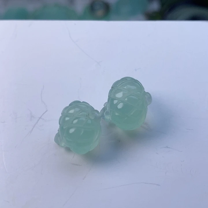 蛇纹石玉耳环未镶嵌