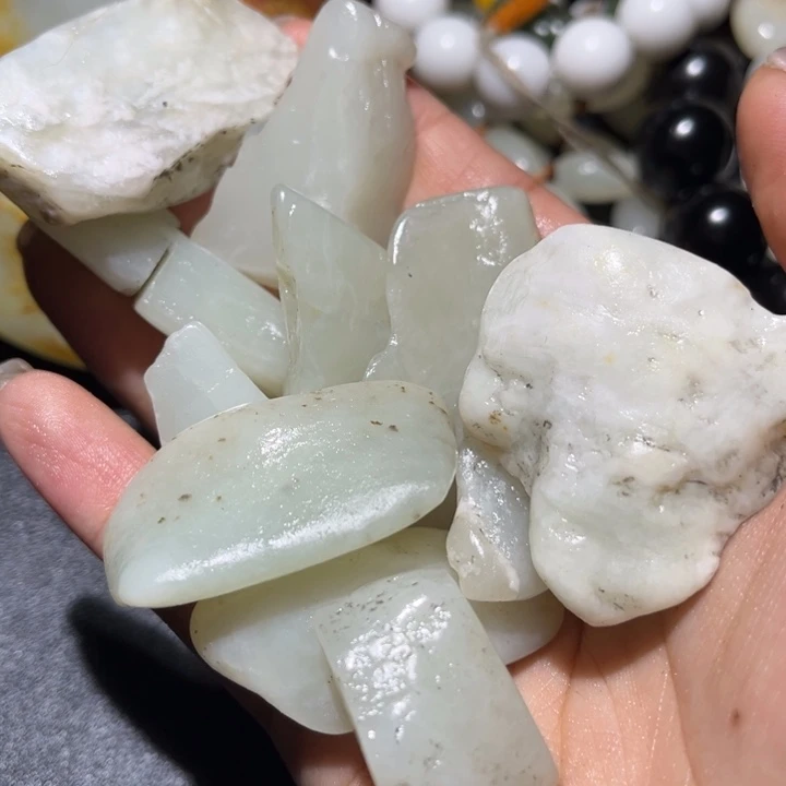 和田玉未镶嵌珠宝奇石