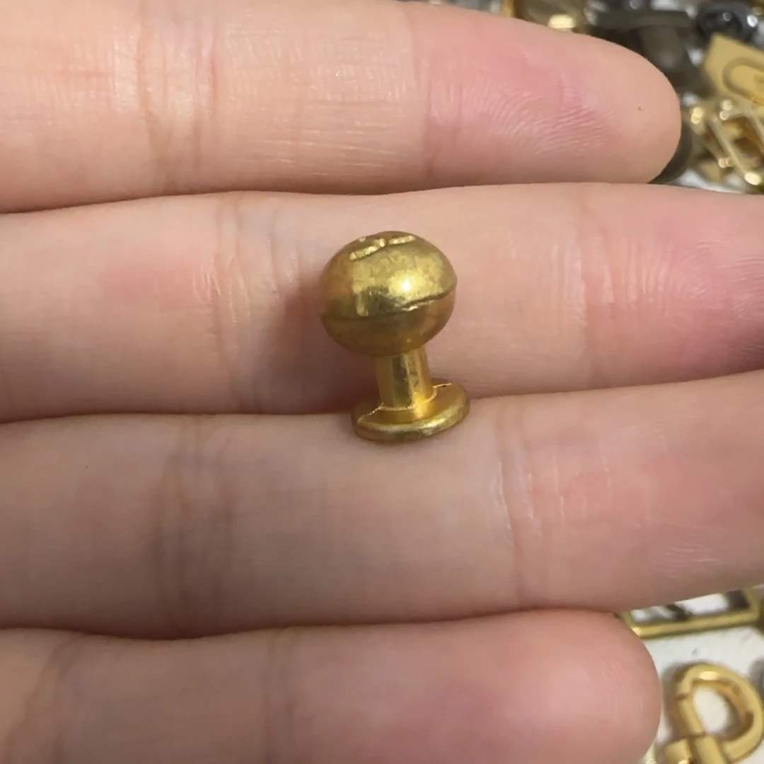 小香8毫米奶嘴钉10元20个