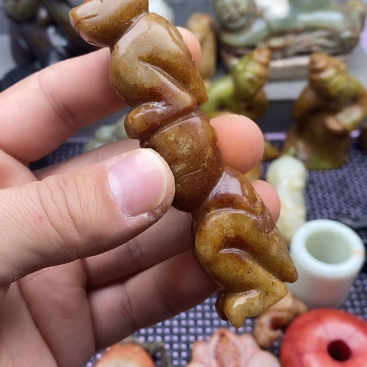 未镶嵌蛇纹石玉颈饰
