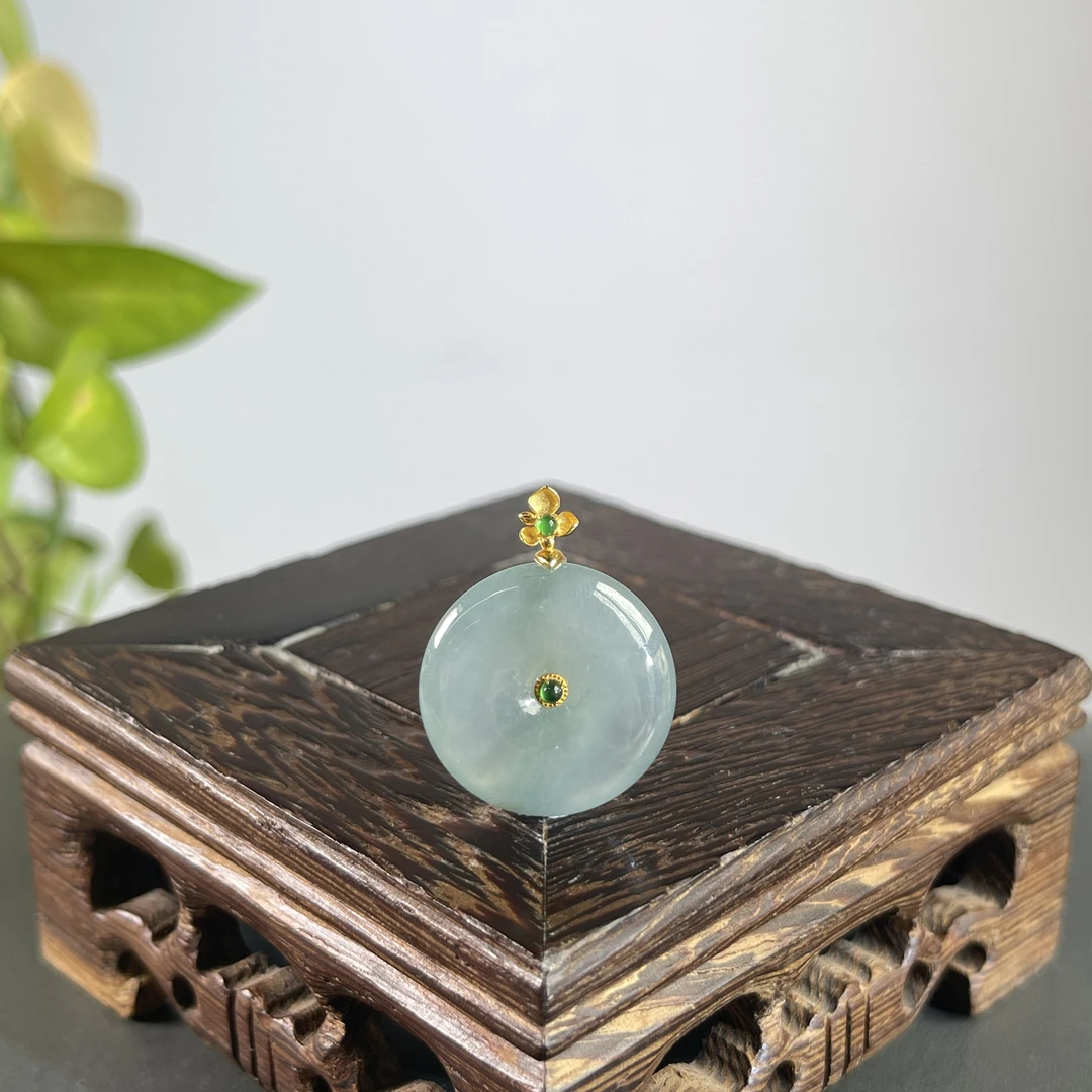 JCW17-93  天然缅甸A货翡翠  18K镶嵌平安扣