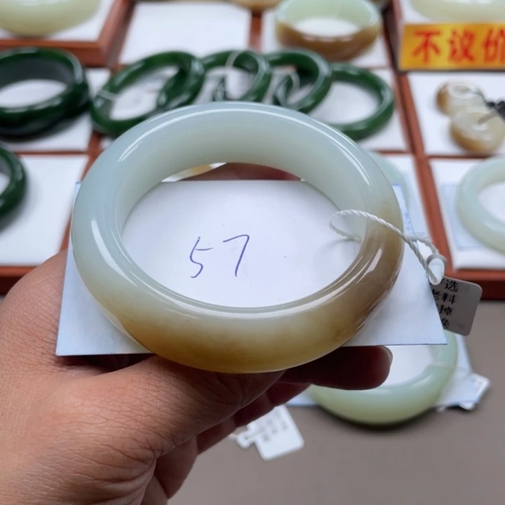 未镶嵌手镯和田玉