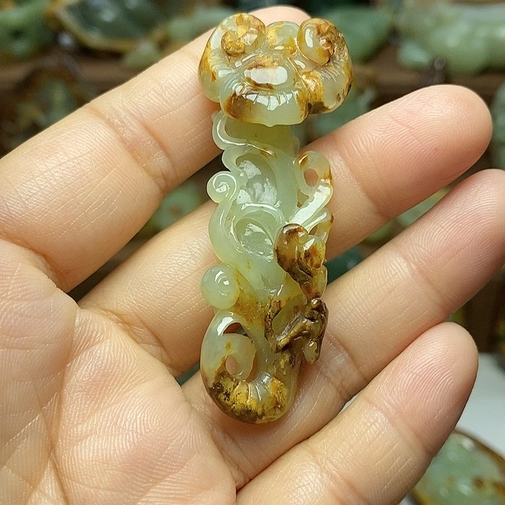 岫岩河磨玉（透闪石质玉）未镶嵌颈饰