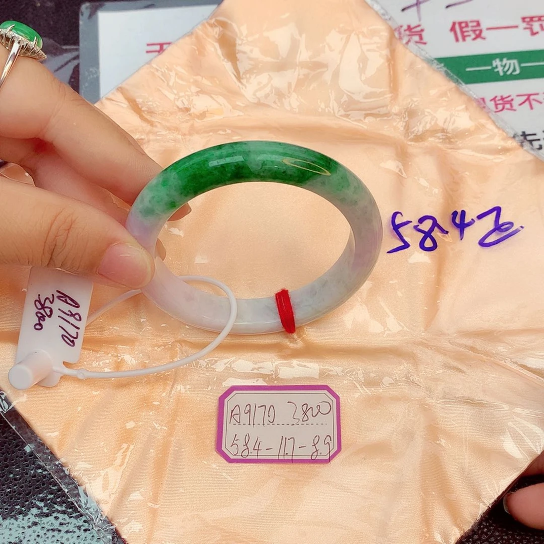翡翠手镯未镶嵌缅甸翡翠