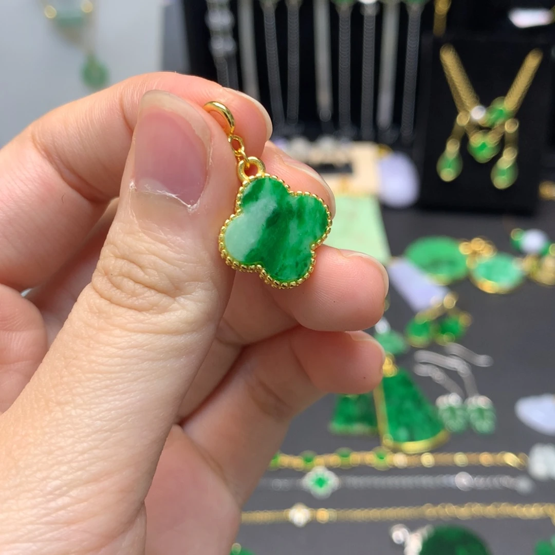 翡翠未镶嵌吊坠(不含链)有纹裂