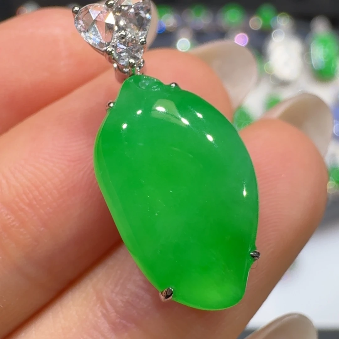 翡翠18K金镶嵌颈饰收到货48小时鉴赏期