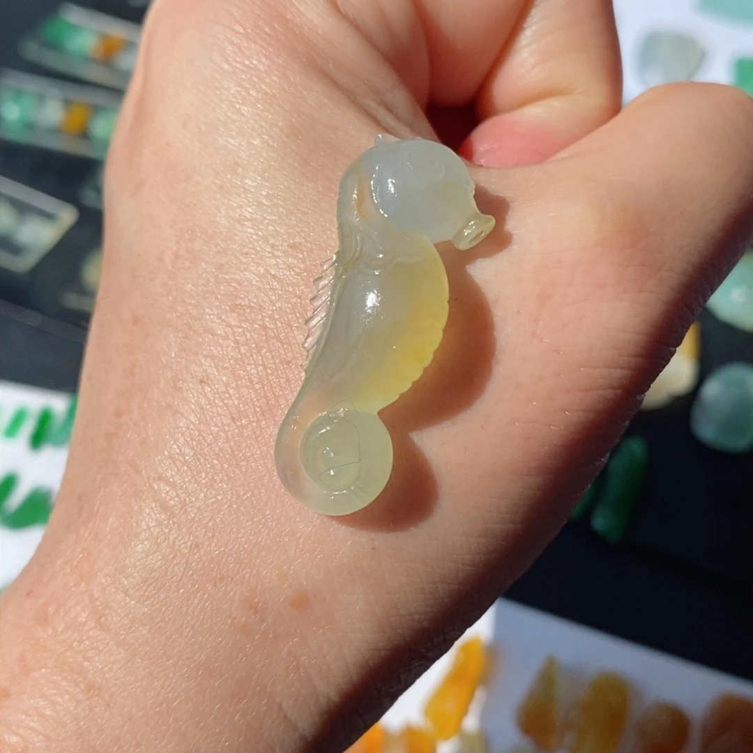 定制翡翠未镶嵌海马