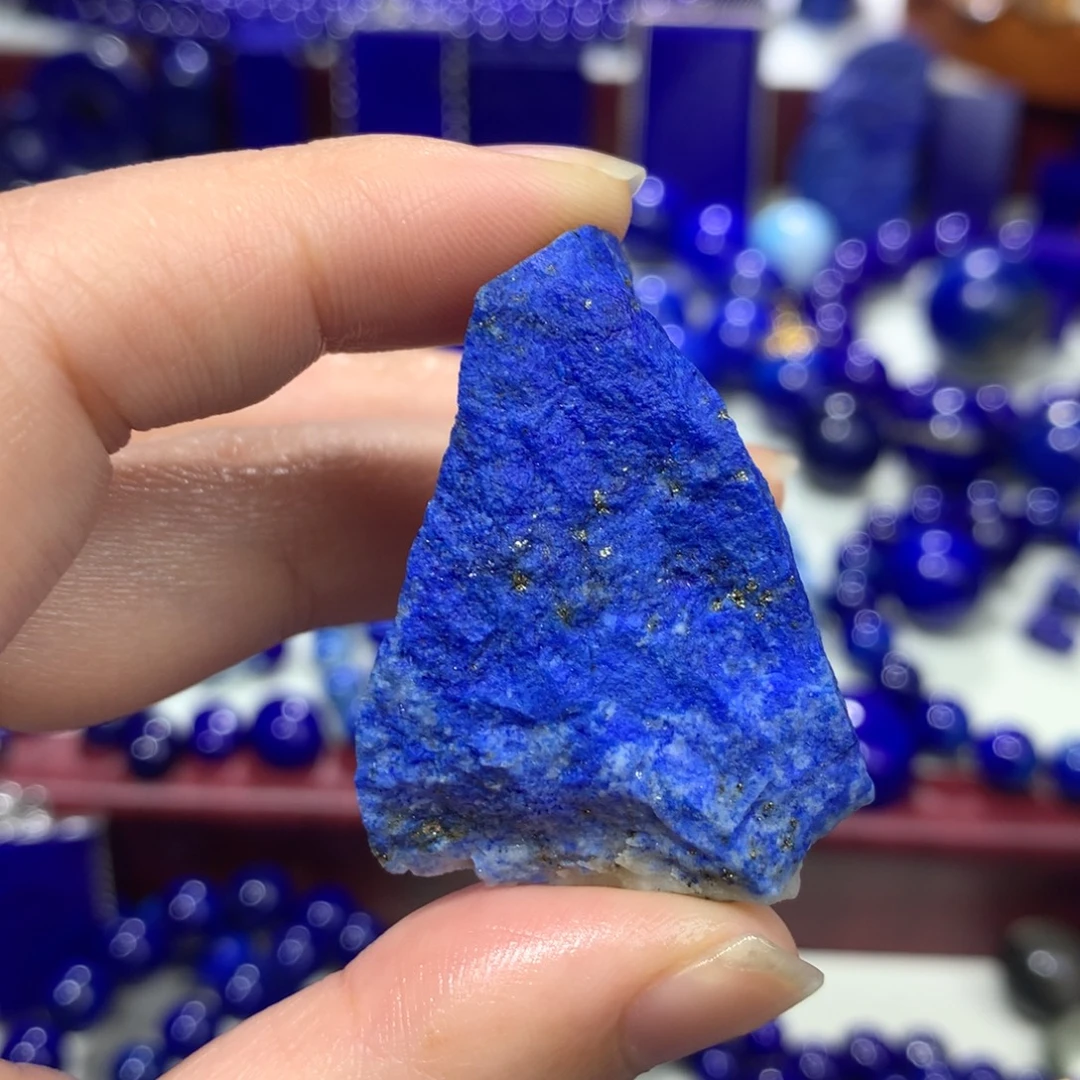 青金石未镶嵌原石挂件
