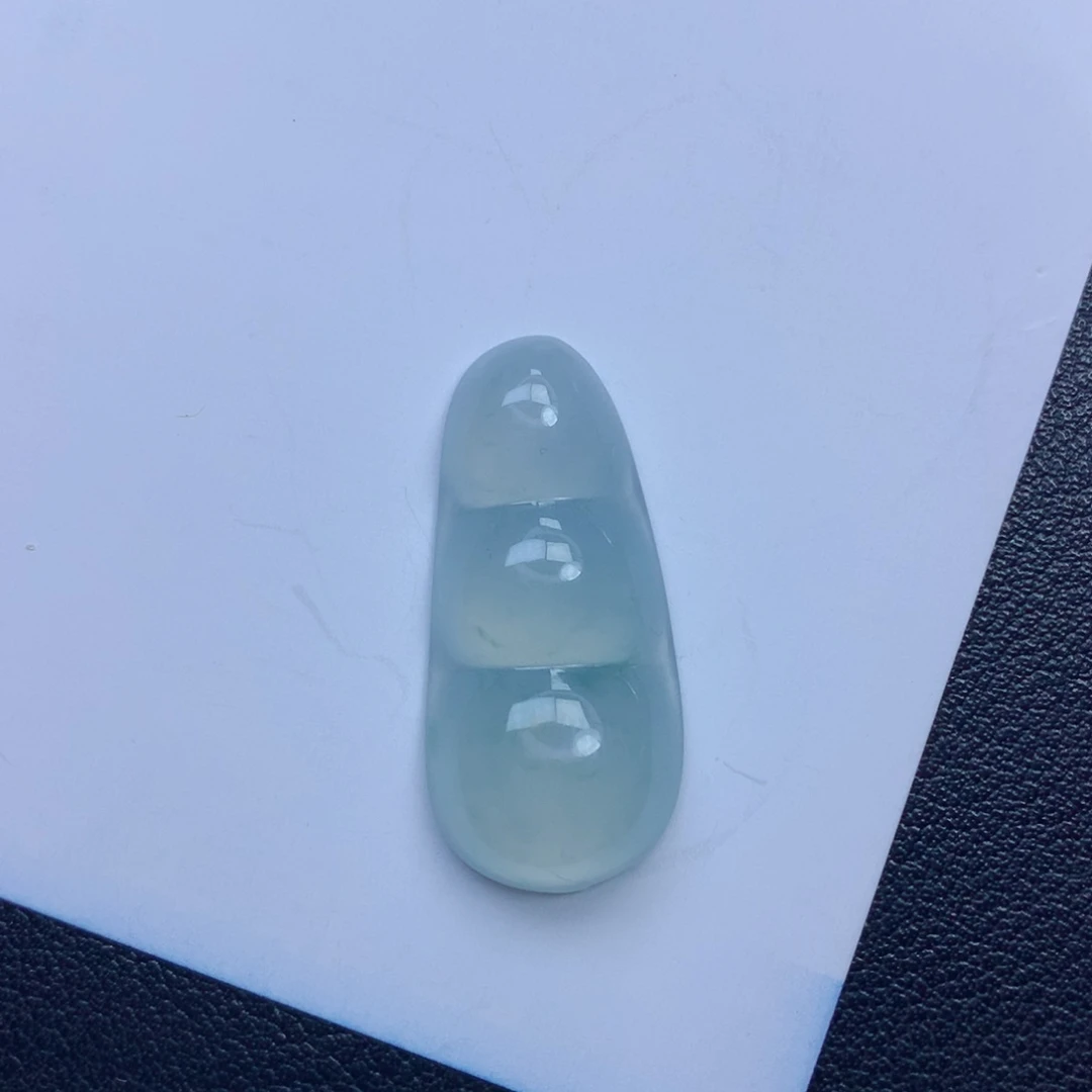 翡翠颈饰未镶嵌福豆