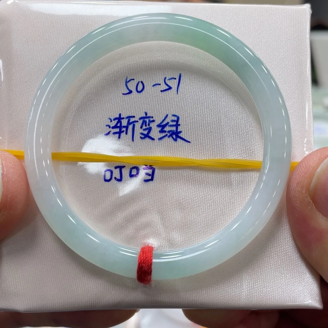 未镶嵌手镯翡翠ᥫ****ᐝ翡翠