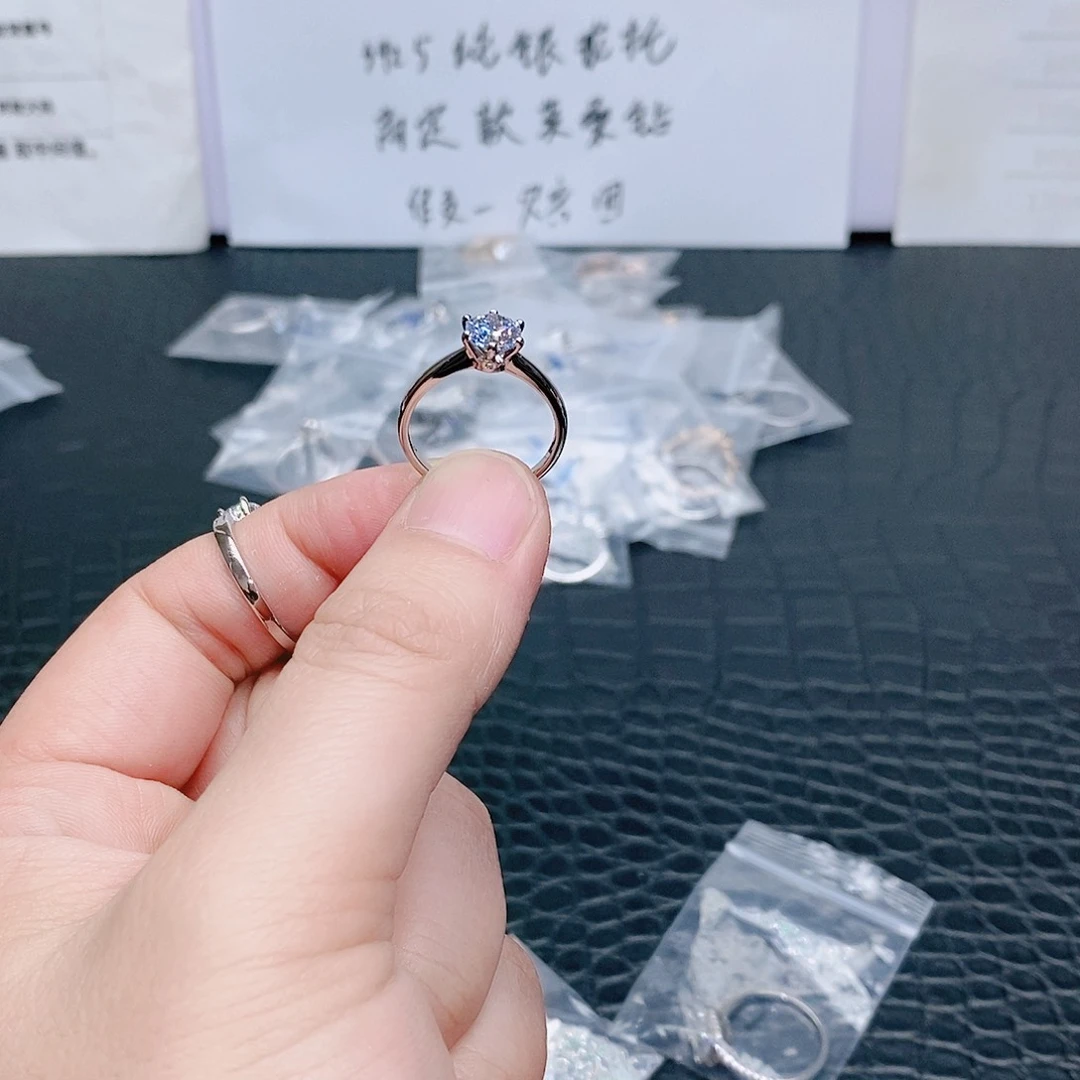 合成碳硅石925银皇冠六爪1克拉16码