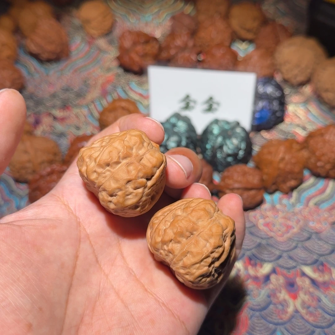 核桃把件2073肉肉蛙，尺寸37 40 32