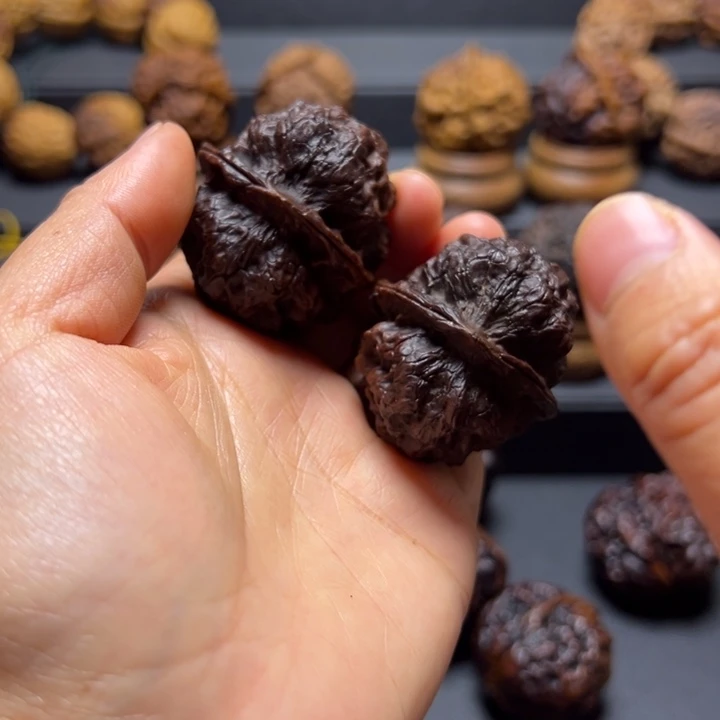 文玩核桃把件L皇冠42