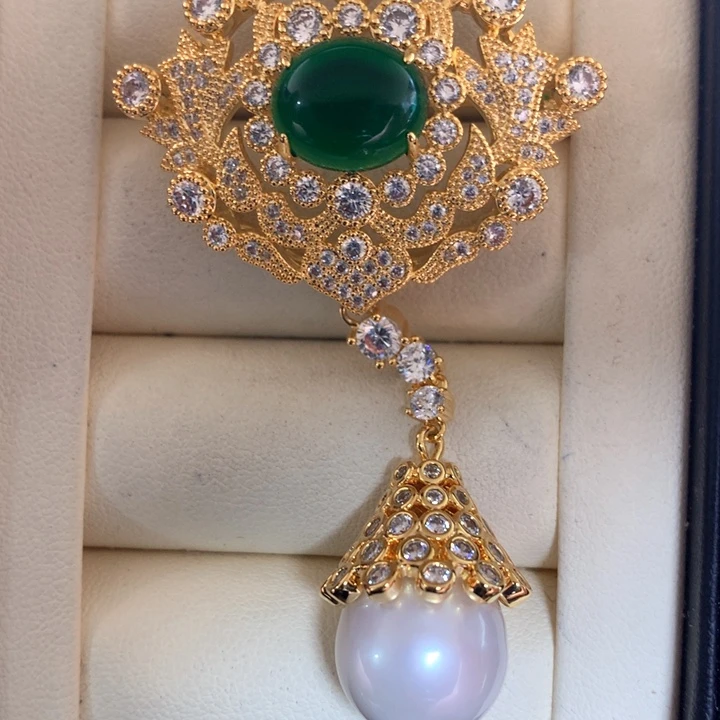 未镶嵌胸饰海水珍珠