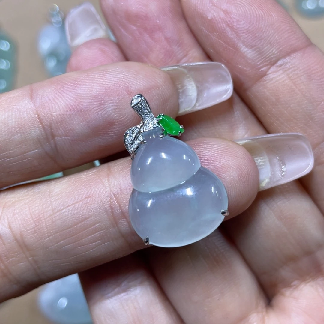 翡翠颈饰18K金镶嵌葫芦