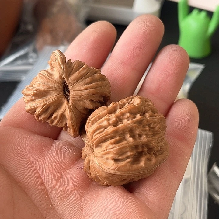 文玩核桃把件?****?四座楼