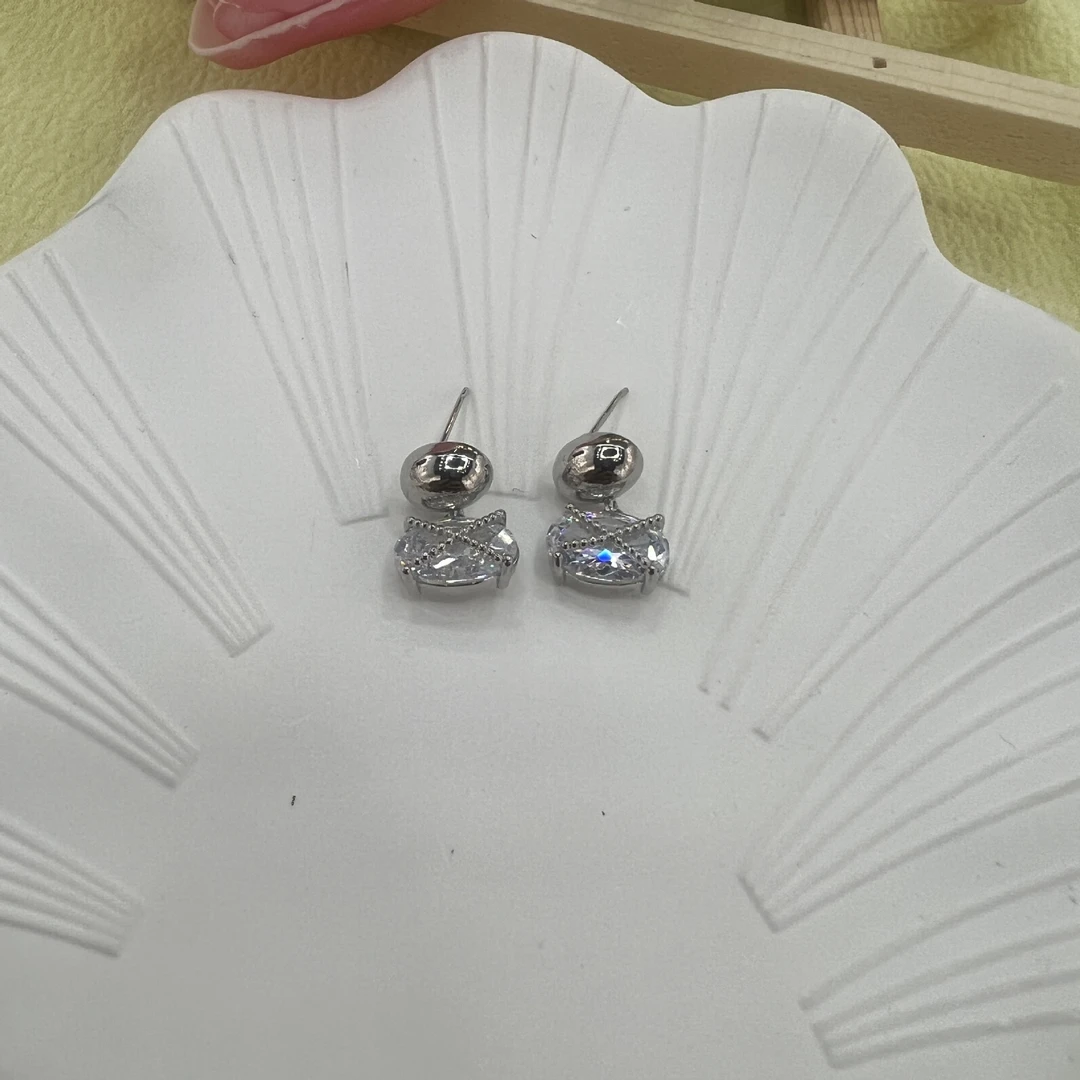钛钢锆石耳饰 8119 高版精选耳钉设计感精致原版饰品