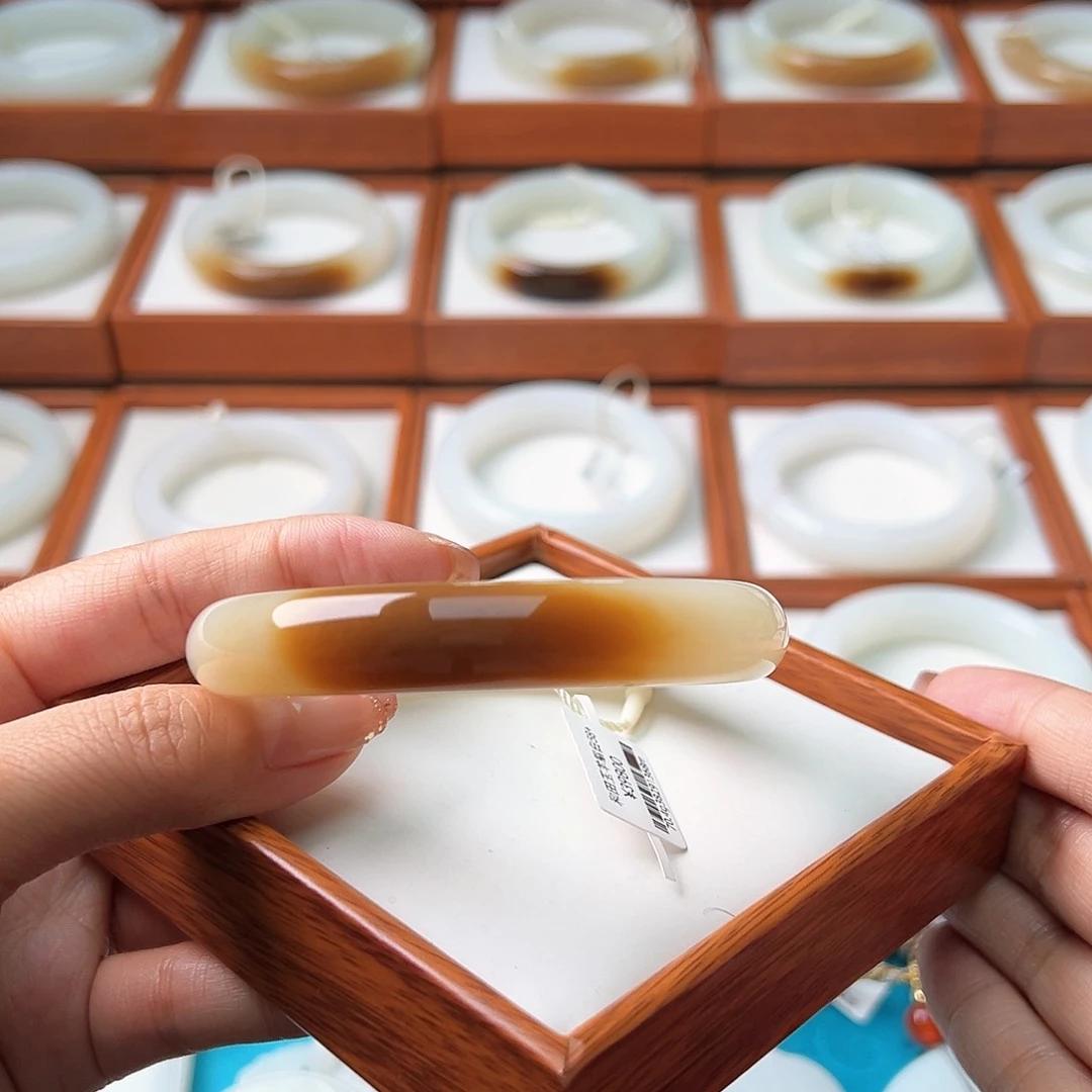 和田玉手镯未镶嵌58