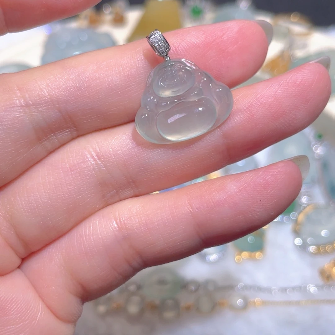 翡翠18K金镶嵌颈饰翡翠