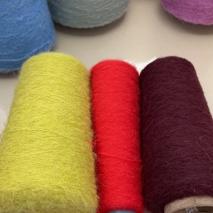 牛油果绿 小红色 酒红色