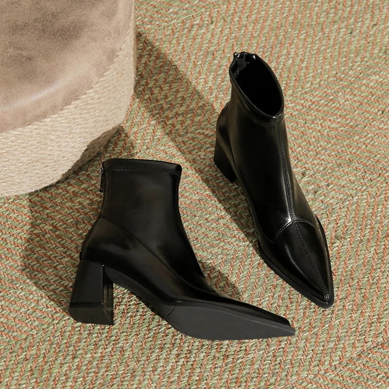 西瑞冬季新款马丁靴女款百搭高跟靴子时尚英伦女靴爆款气质时装靴