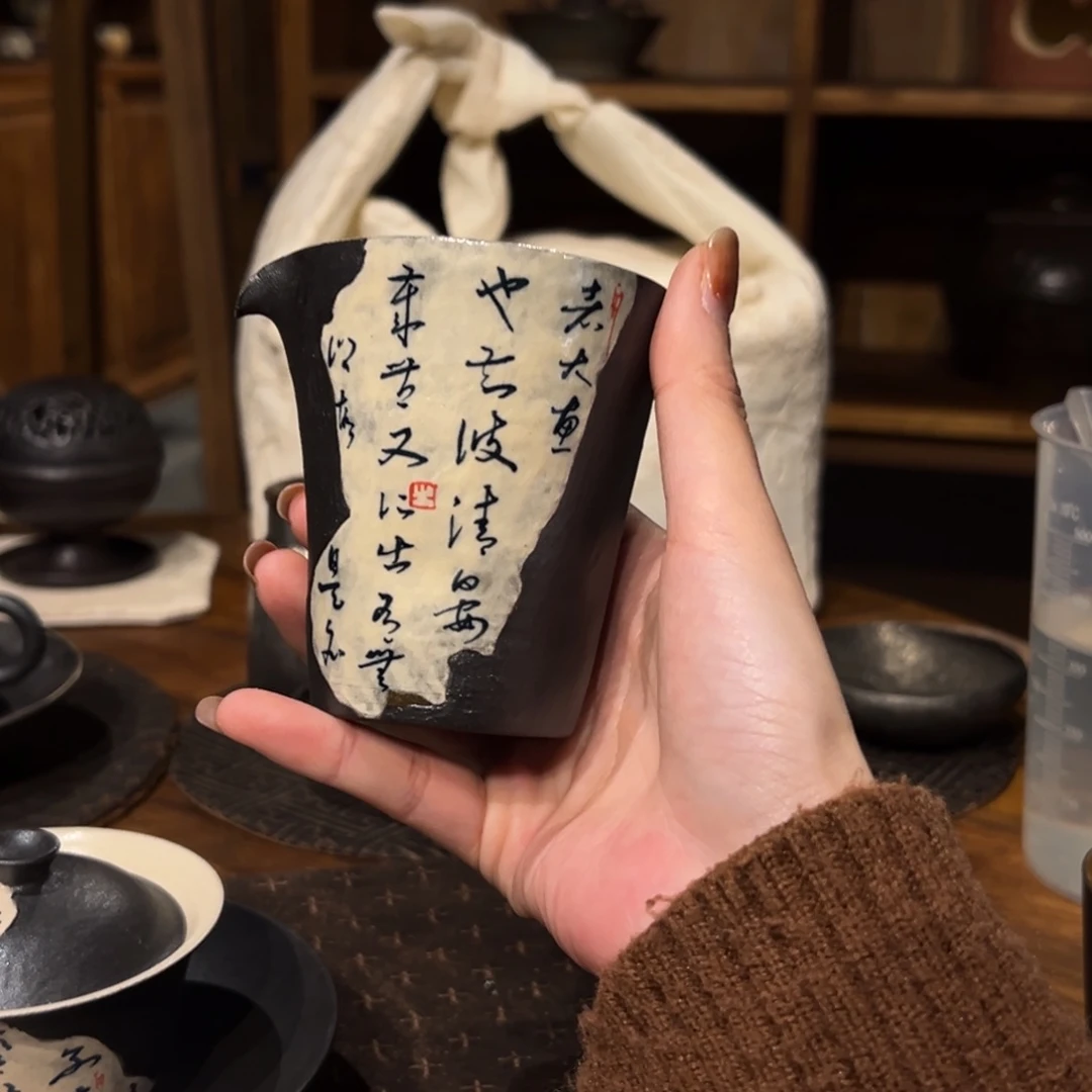 摆件陶瓷。     陶瓷。