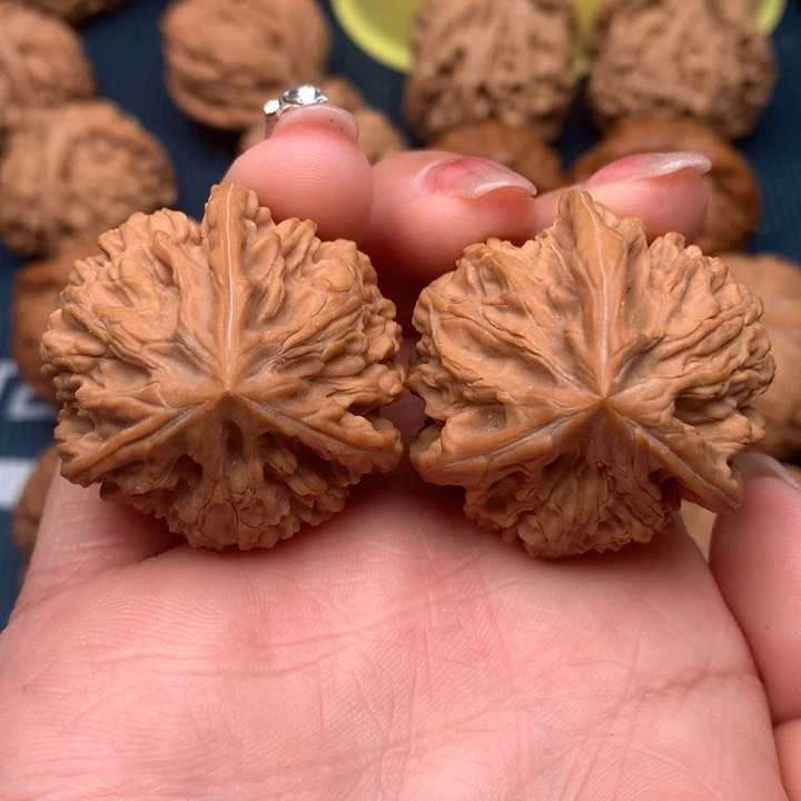 文玩核桃吊坠御龙