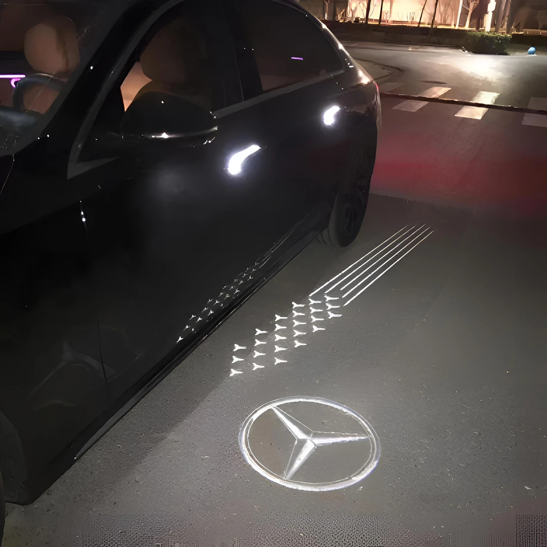 奔驰E级E260/E300流光掠影光毯灯地毯灯原厂协议原装位安装