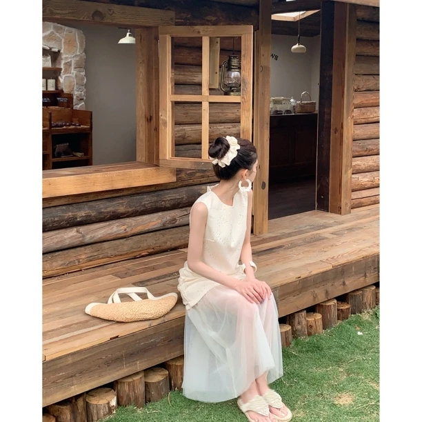 26797 法式重工刺绣背心纯色圆领无袖高腰显瘦温柔连衣裙