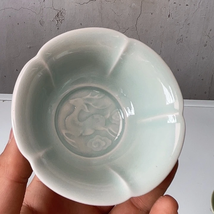 瓷微瑕天青色福禄杯一只