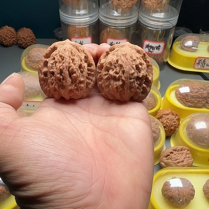 文玩核桃吊坠虎头22