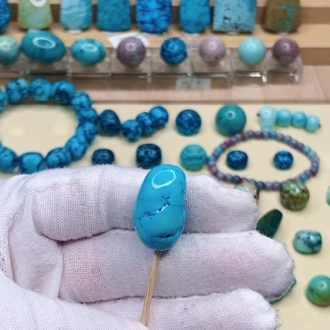 绿松石未镶嵌珠宝奇石