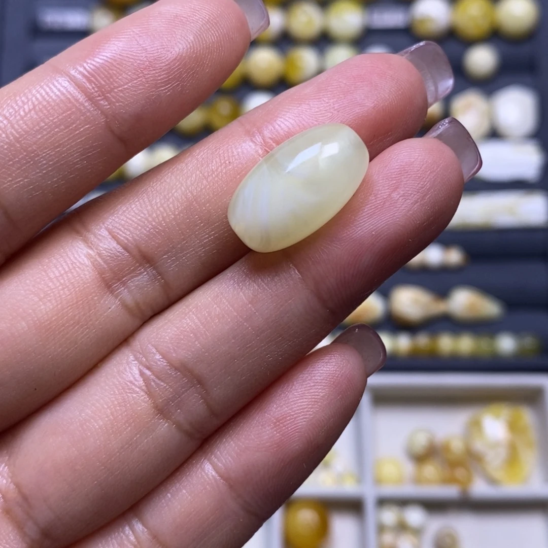 蜜蜡未镶嵌珠宝奇石金白荧光妖花桶珠18.5*10.7mm