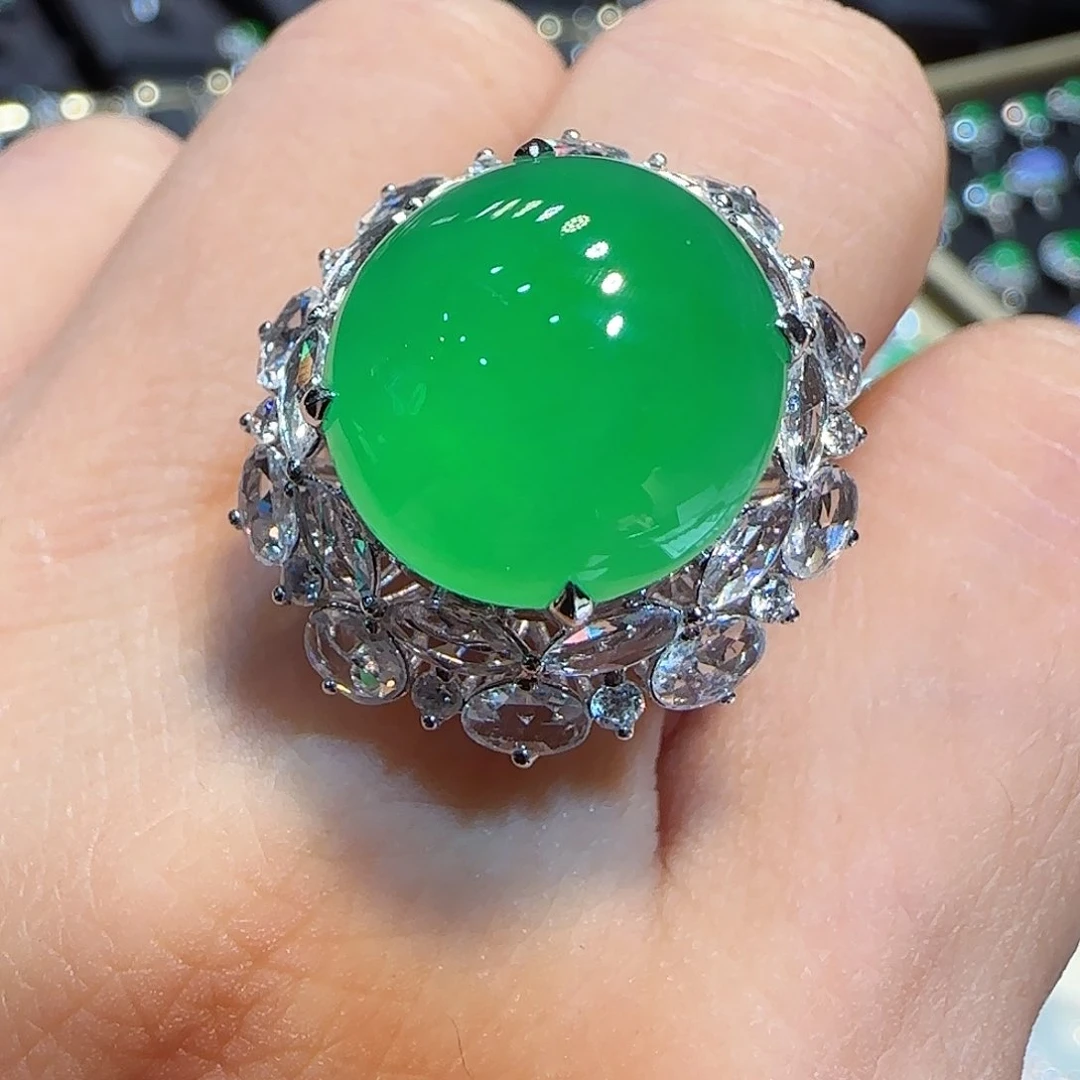 翡翠戒指18K金镶嵌戒指