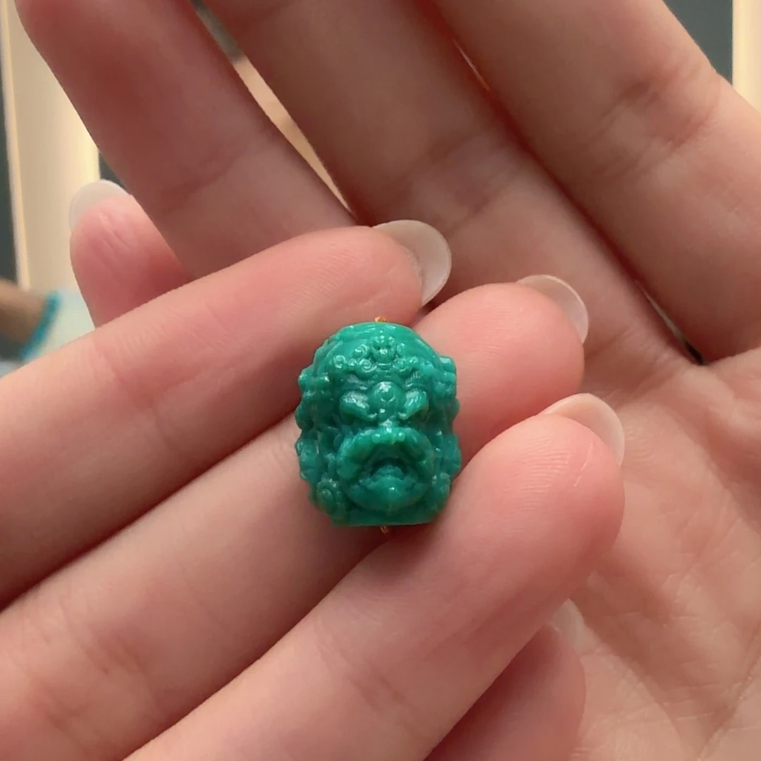 绿松石未镶嵌颈饰