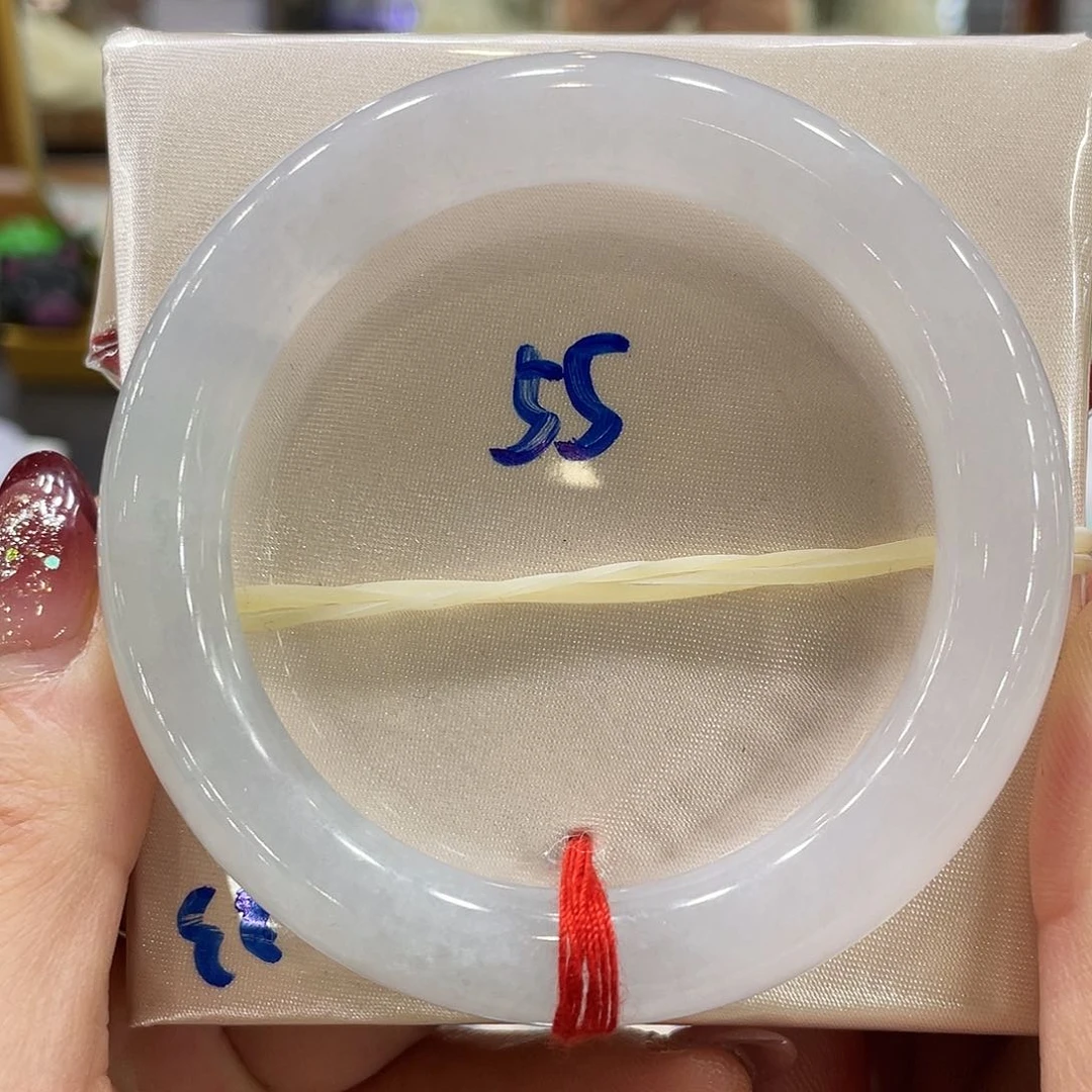 翡翠手镯未镶嵌翡翠手镯