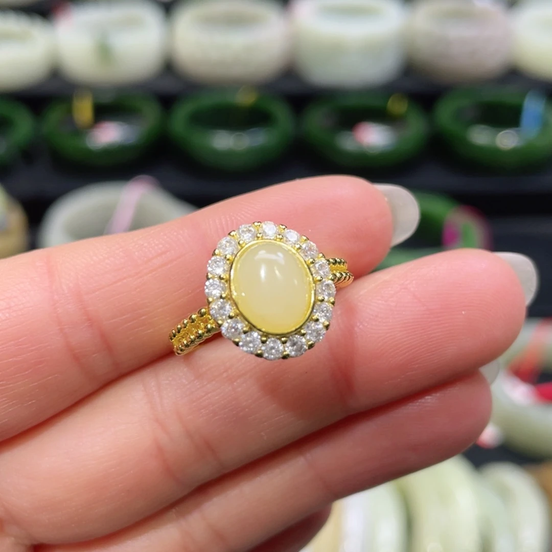 未镶嵌戒指和田玉