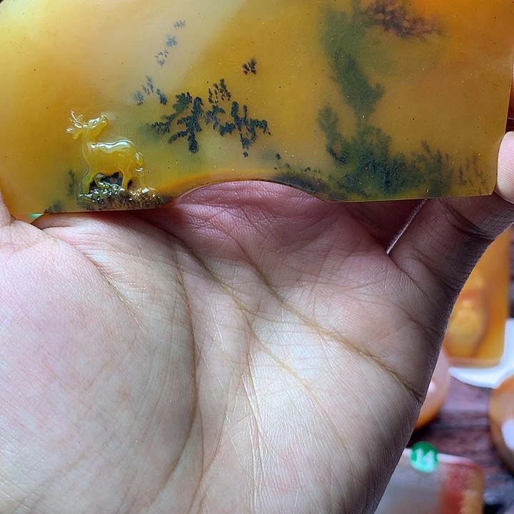石英质玉（黄龙玉）未镶嵌摆件