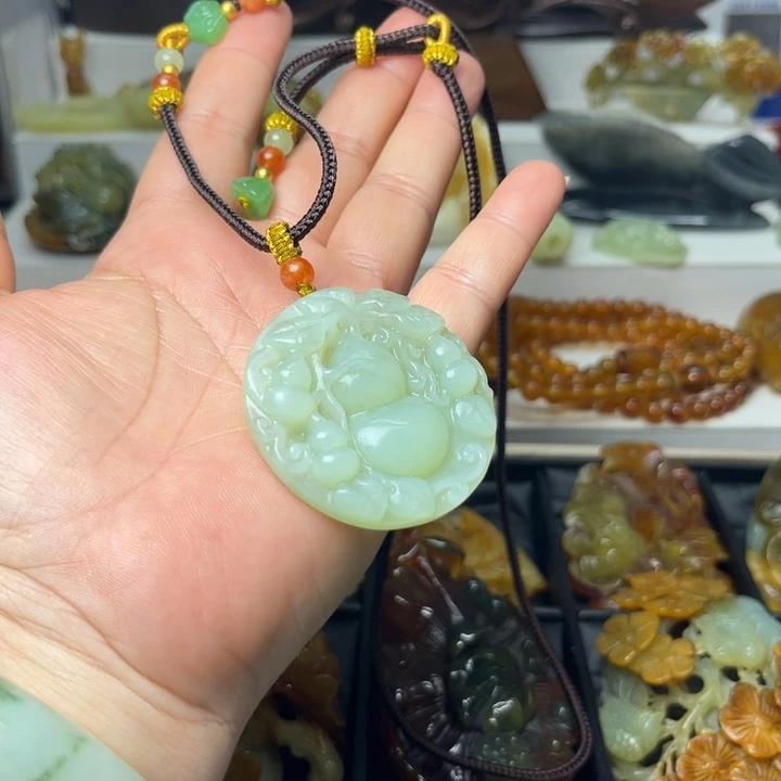 蛇纹石玉未镶嵌挂件