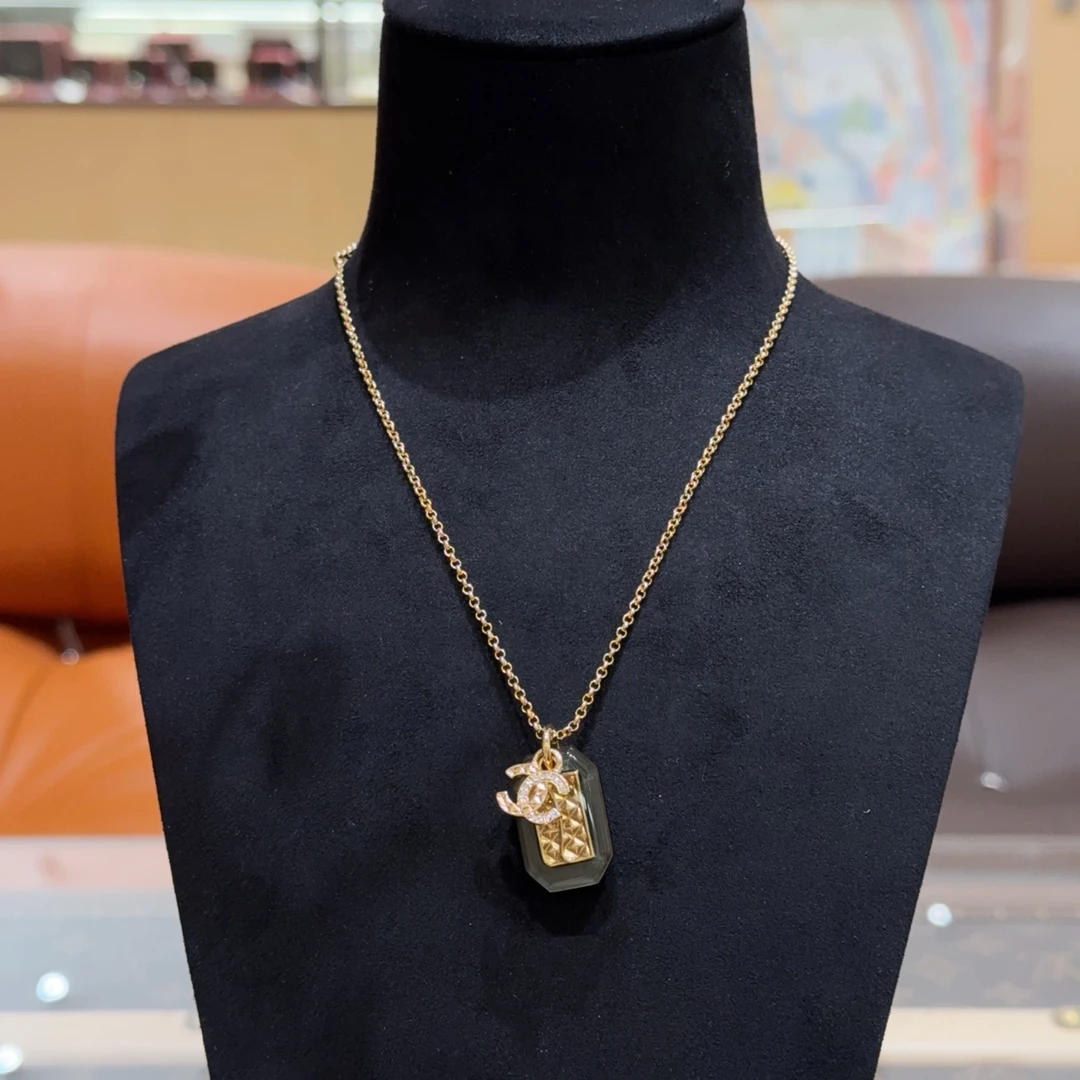 99新 Chanel/香奈儿 173-23A双C金色水钻熔岩铭牌项链