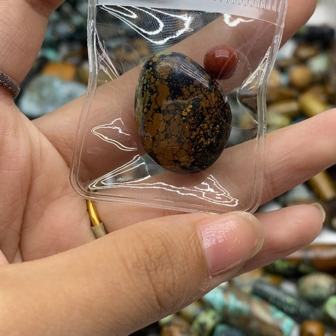 自***️南红玛瑙未镶嵌珠宝奇石